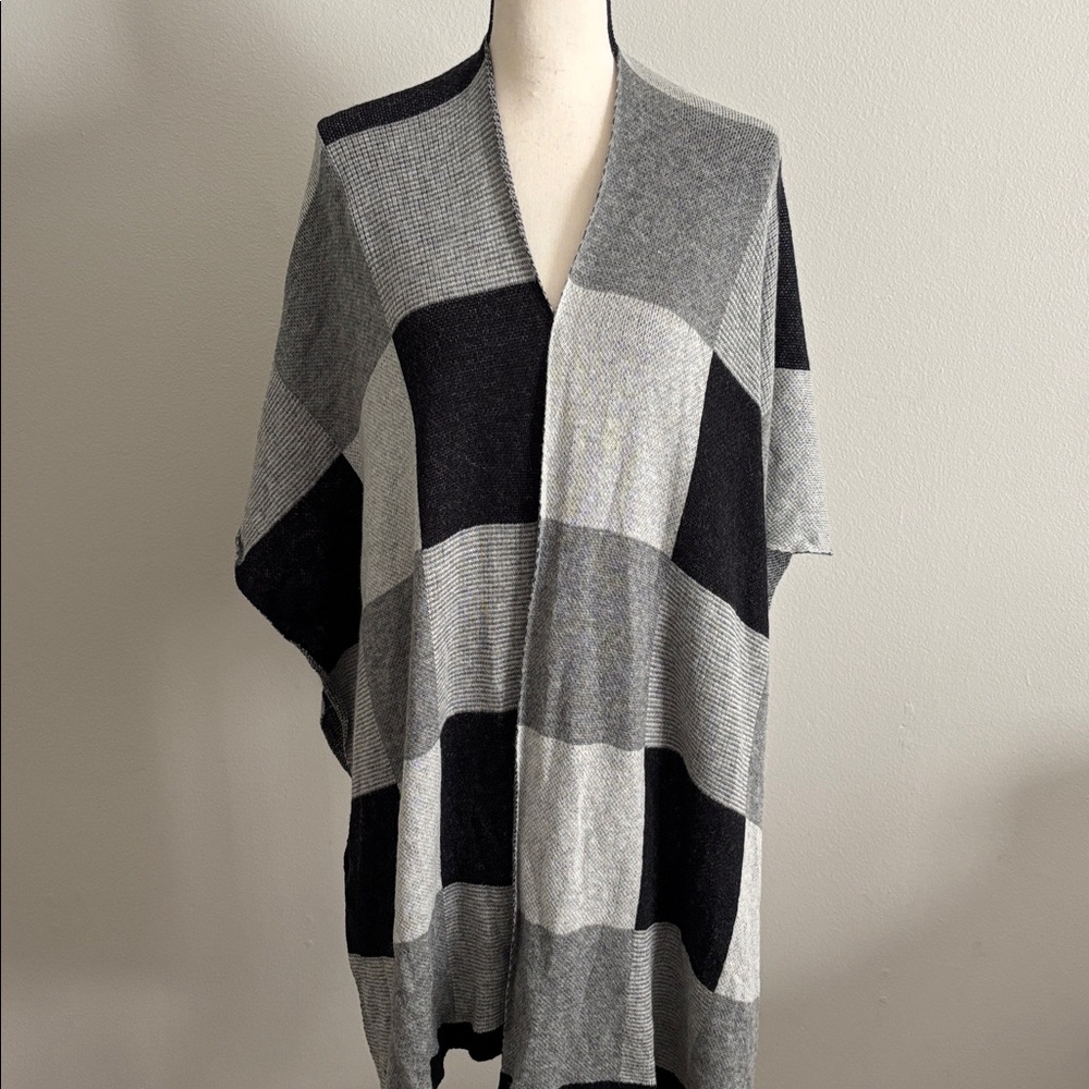 Lululemon Bundle Up Wrap Shawl Scarf, One Size Merino Wool
